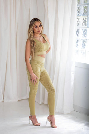 Viper Leggings + Sports Bra - green - Amira Fit